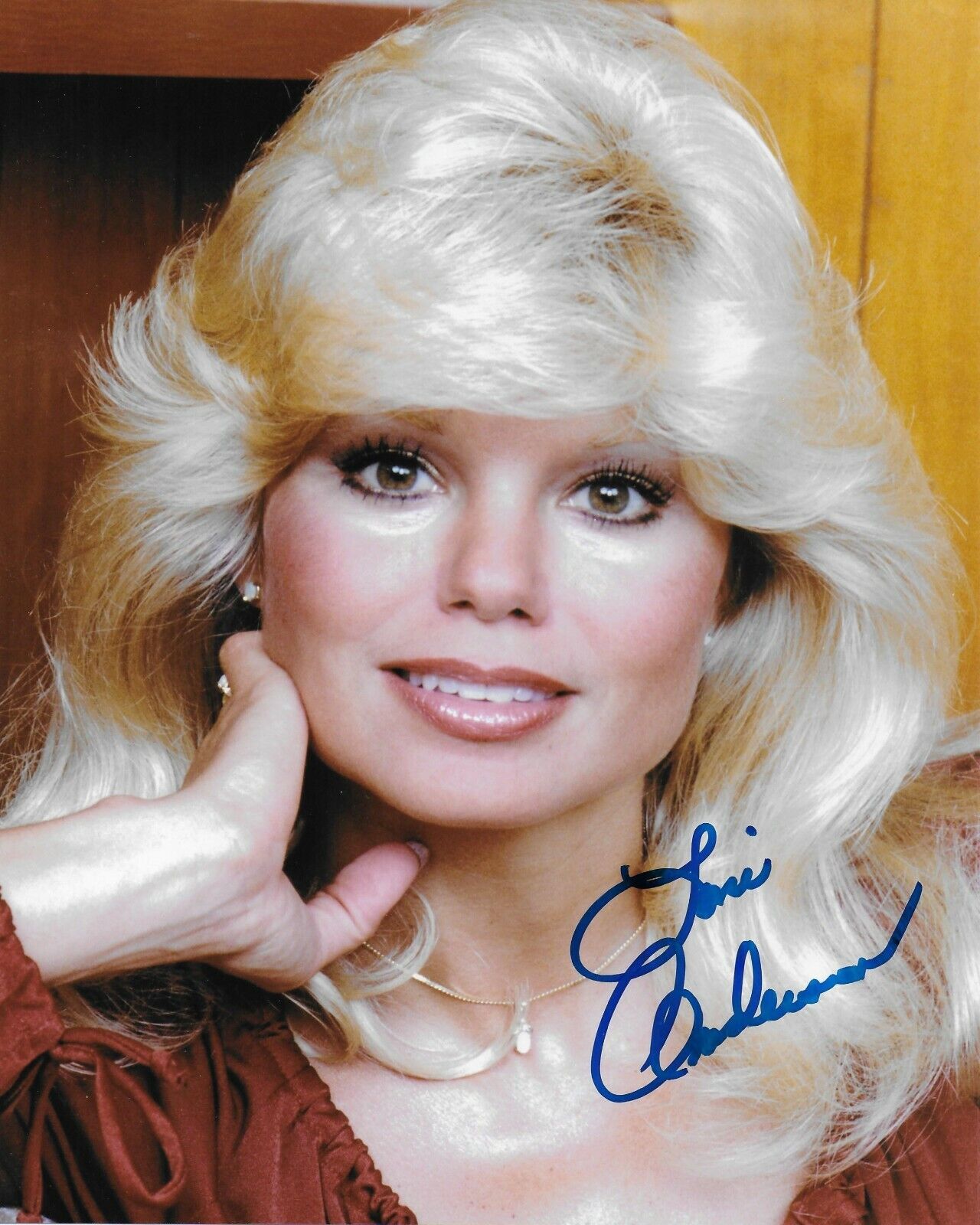 Loni Anderson Signed 8x10 Photo Poster painting - WKRP in Cincinnati BABE - GORGEOUS!!! #43