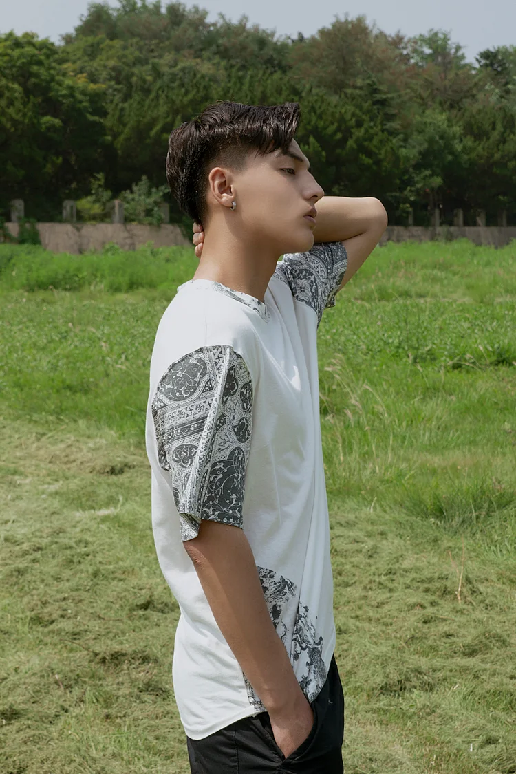 AGA KHAN MUSEUM X JUMA Shahnameh Unisex T-Shirt  - 4 Recycled Water Bottles - White