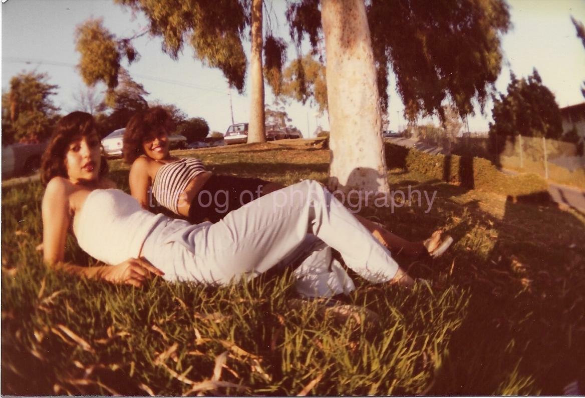 LATINAS Two Pretty Girls in The Park FOUND Photo Poster painting Color Snapshot VINTAGE 02 2 A