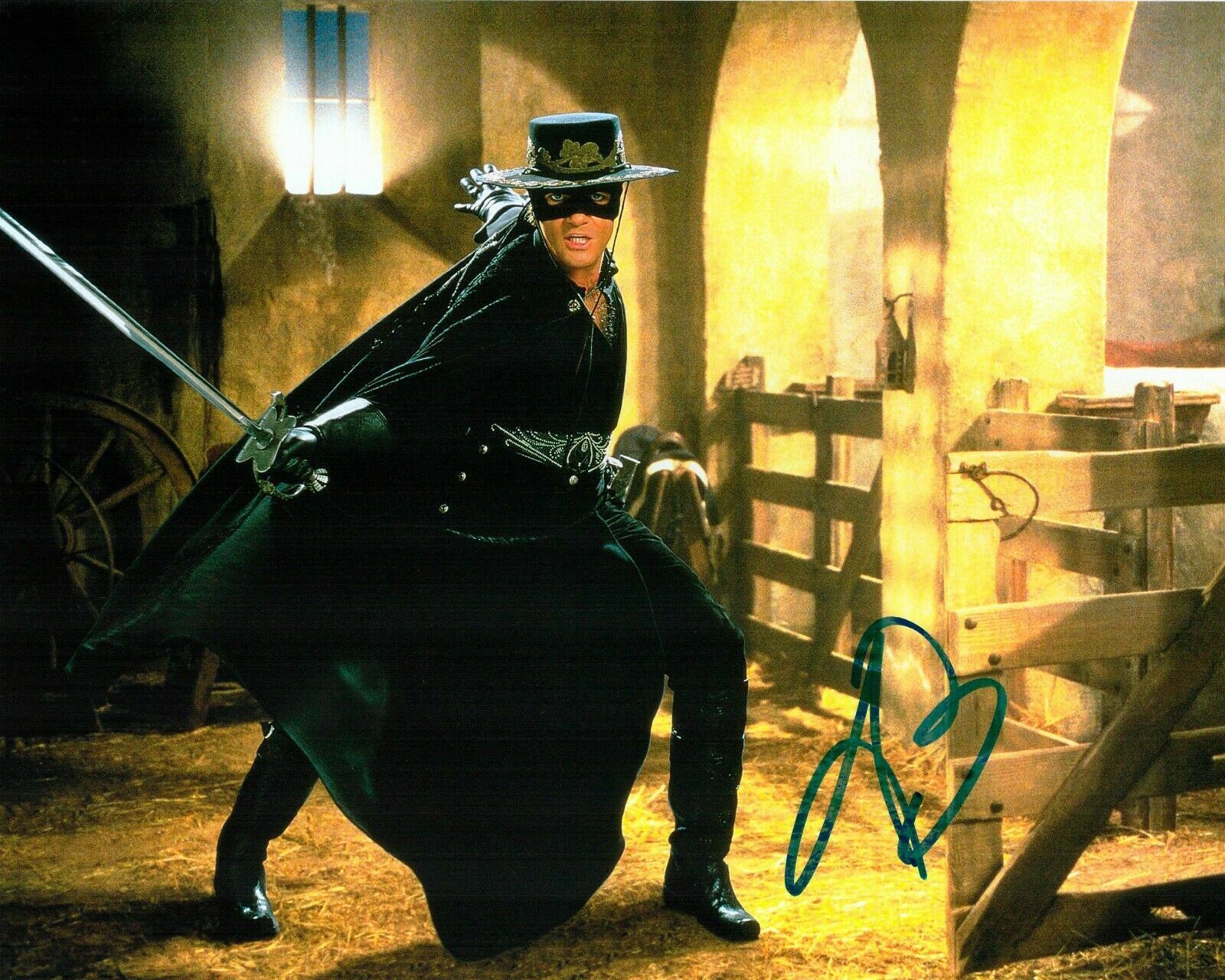 Antonio Banderas Autographed Signed 8x10 Photo Poster painting ( The Mask of Zorro ) REPRINT