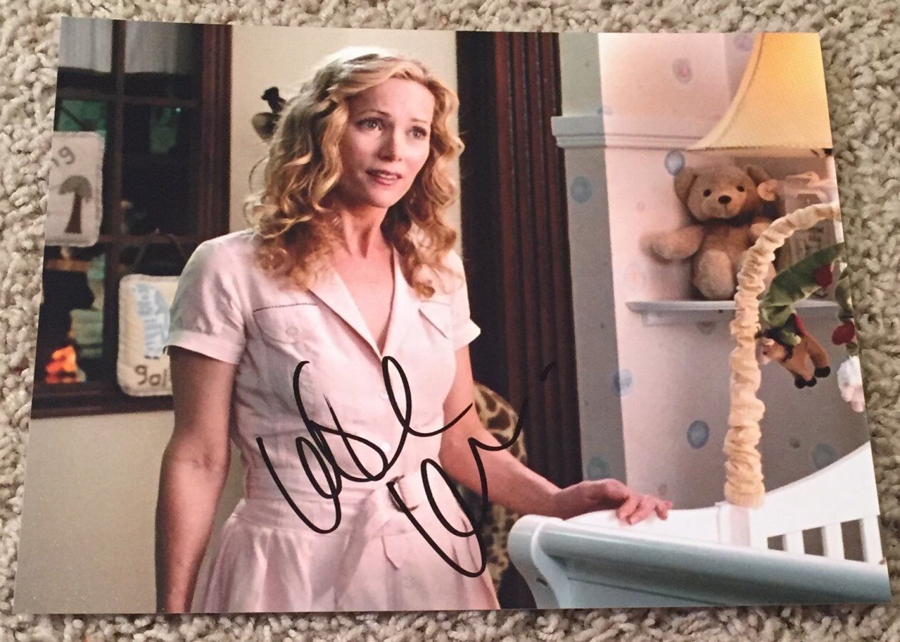 LESLIE MANN APATOW SIGNED AUTOGRAPH THIS IS 40 KNOCKED UP 8x10 Photo Poster painting EXACT PROOF