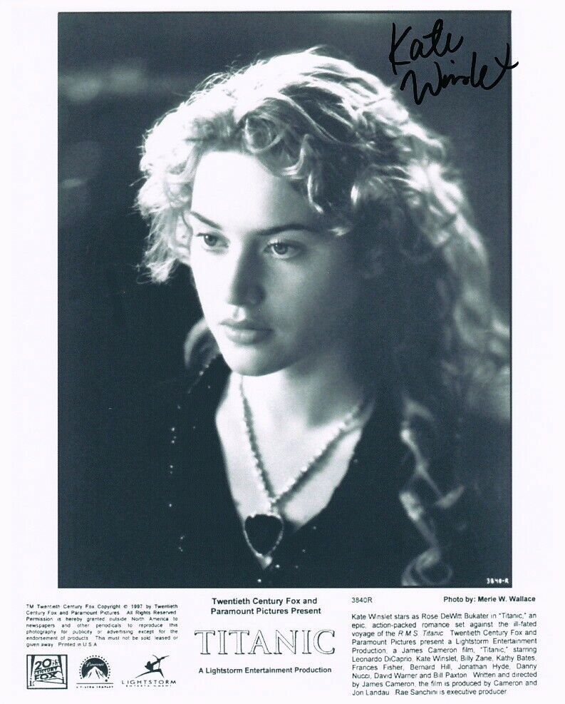 KATE WINLSET hand-signed TITANIC 8x10 authentic w/ BEAUTIFUL CLOSEUP OF ROSE