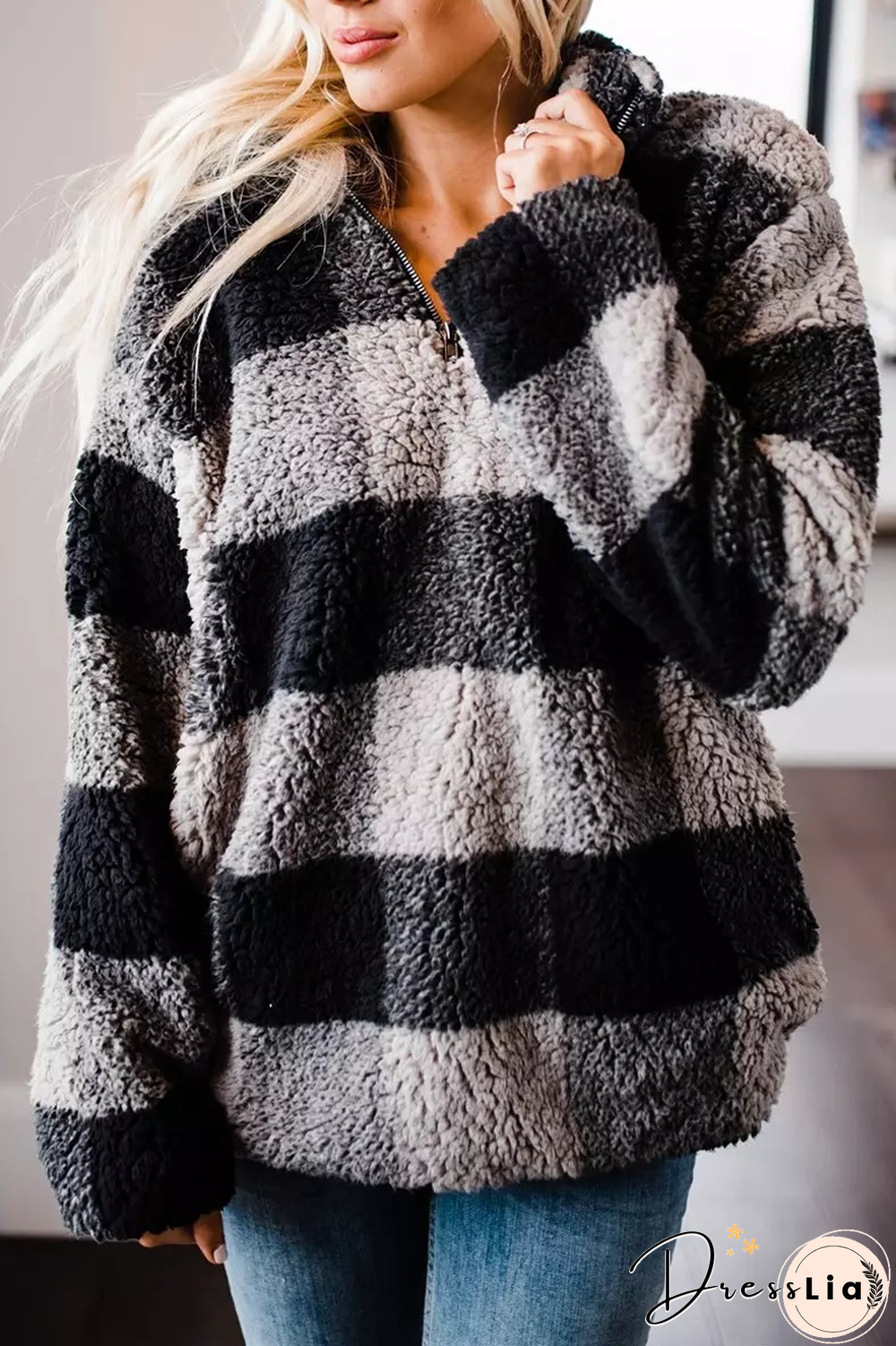 Cube Fluffy Double Pockets Sweatshirt