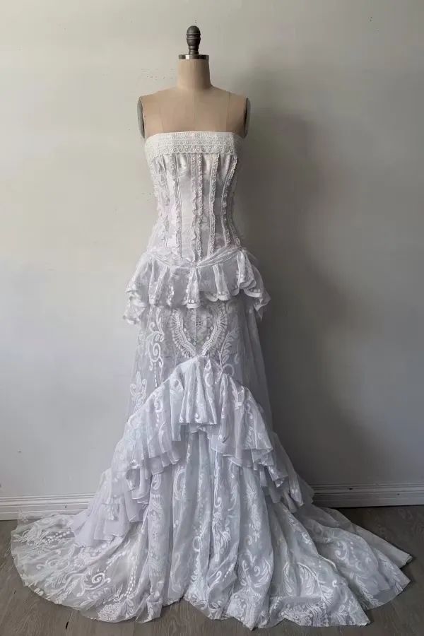 Romantic Lace White Strapless Sleeveless Long Pleated Wedding Dress With Ruffles | NY0161 Wellcucu
