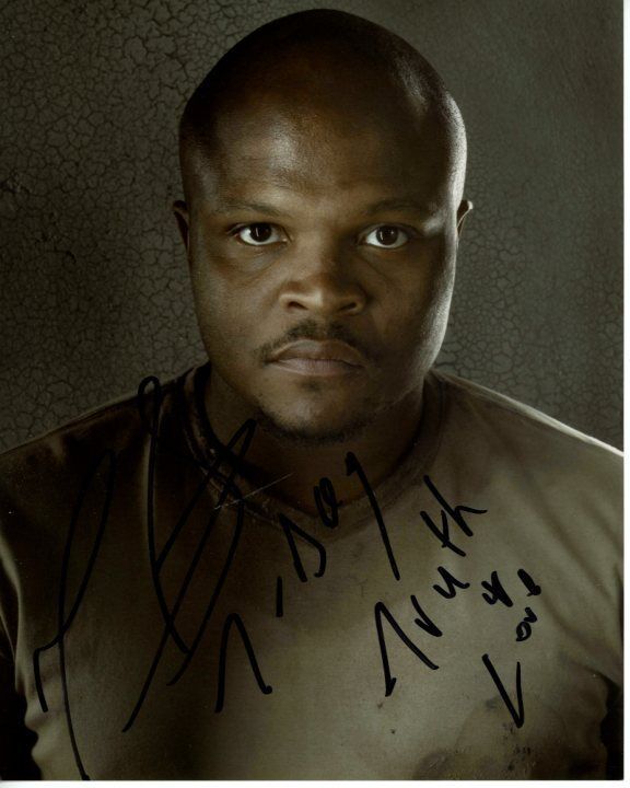 IRONE SINGLETON signed autographed THE WALKING DEAD THEODOR T-DOG DOUGLAS Photo Poster painting