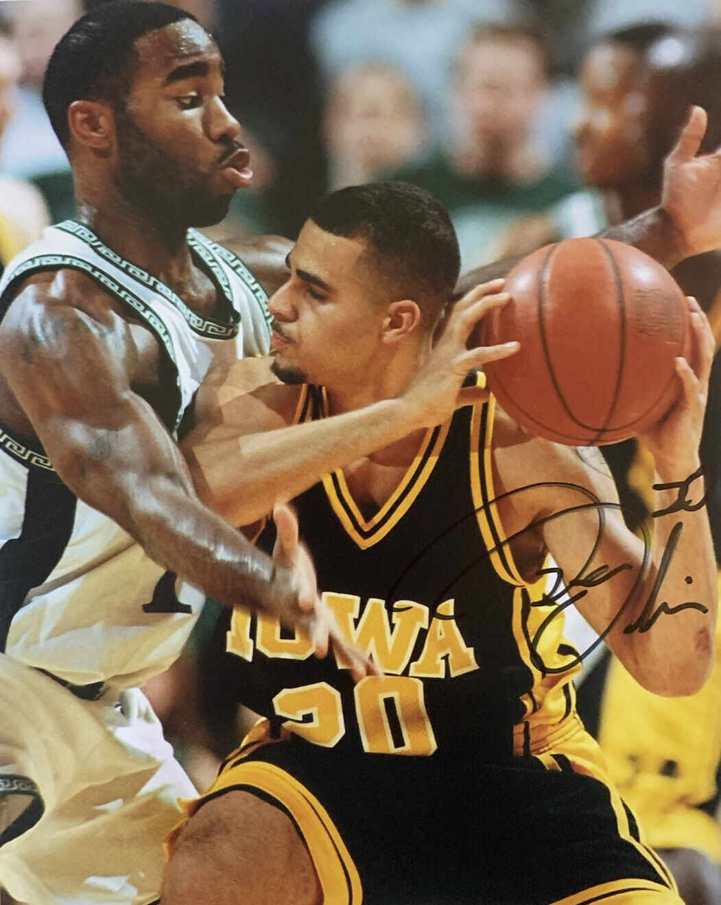 DEAN OLIVER HAND SIGNED 8x10 Photo Poster painting IOWA HAWKEYES BASKETBALL AUTOGRAPH AUTHENTIC