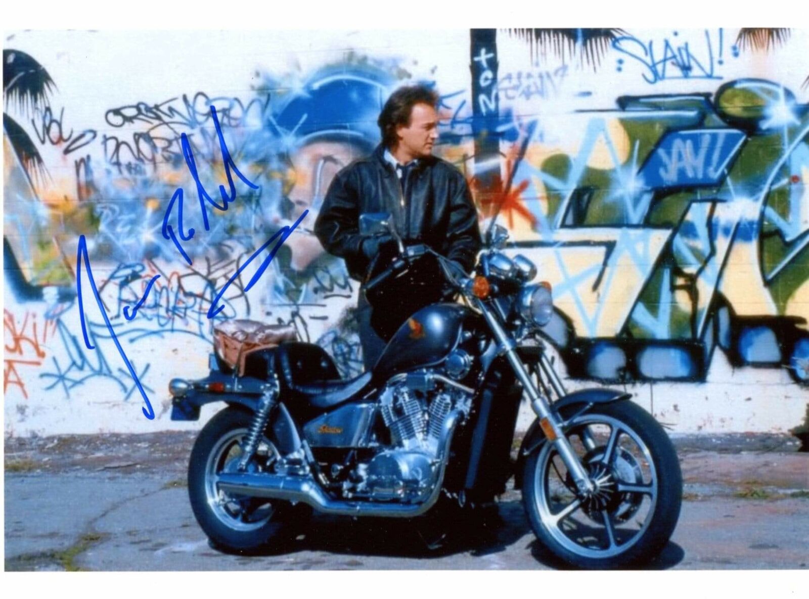 James Belushi ACTOR autograph, In-Person signed Photo Poster painting