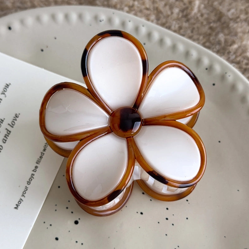 Elegant Minimalist Classic Style Women’s Flower Arylic Hair Claws