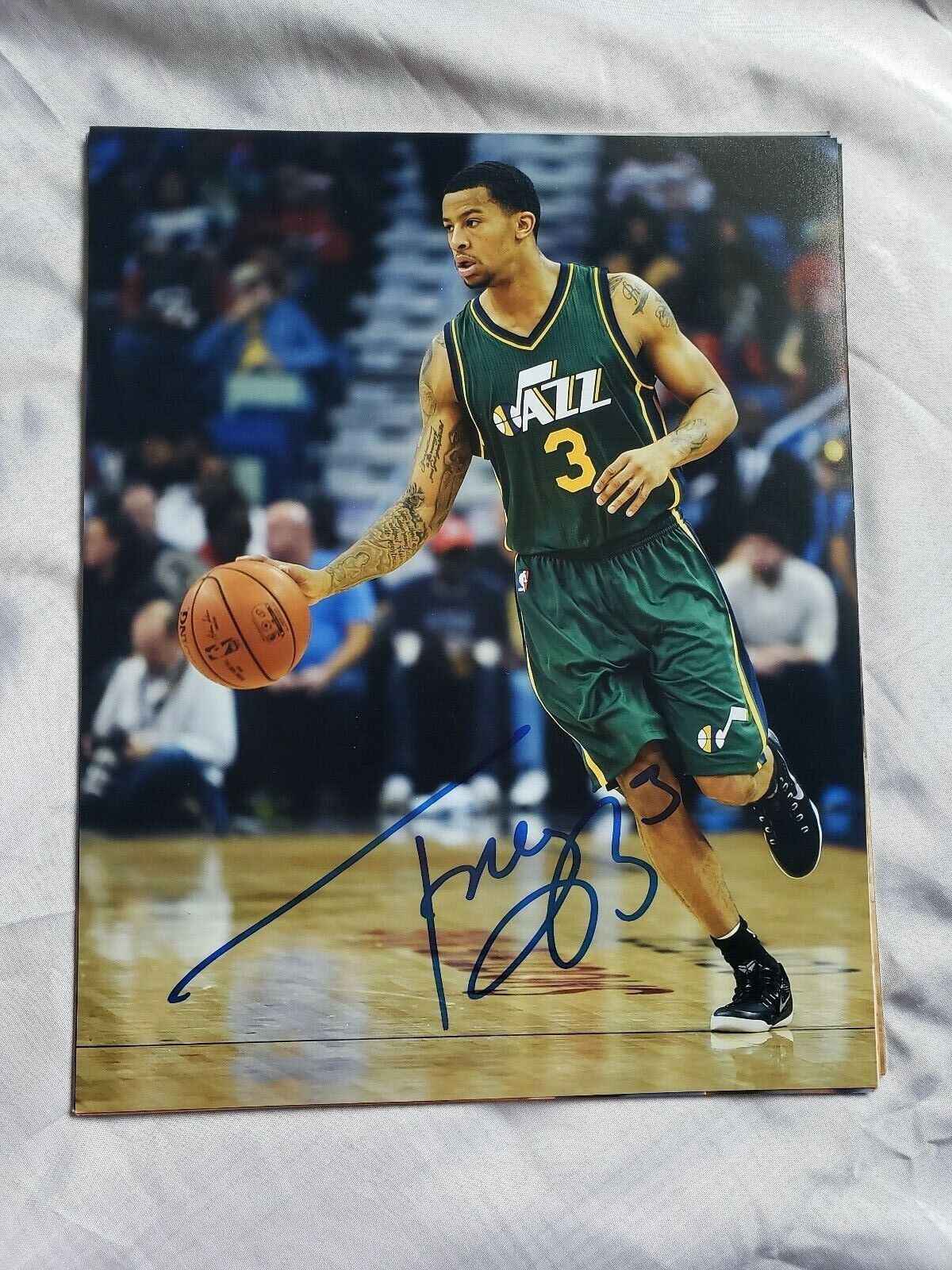 TREY BURKE UTAH JAZZ SIGNED AUTOGRAPHED 8x10 Photo Poster painting COA BASKETBALL MICHIGAN 5