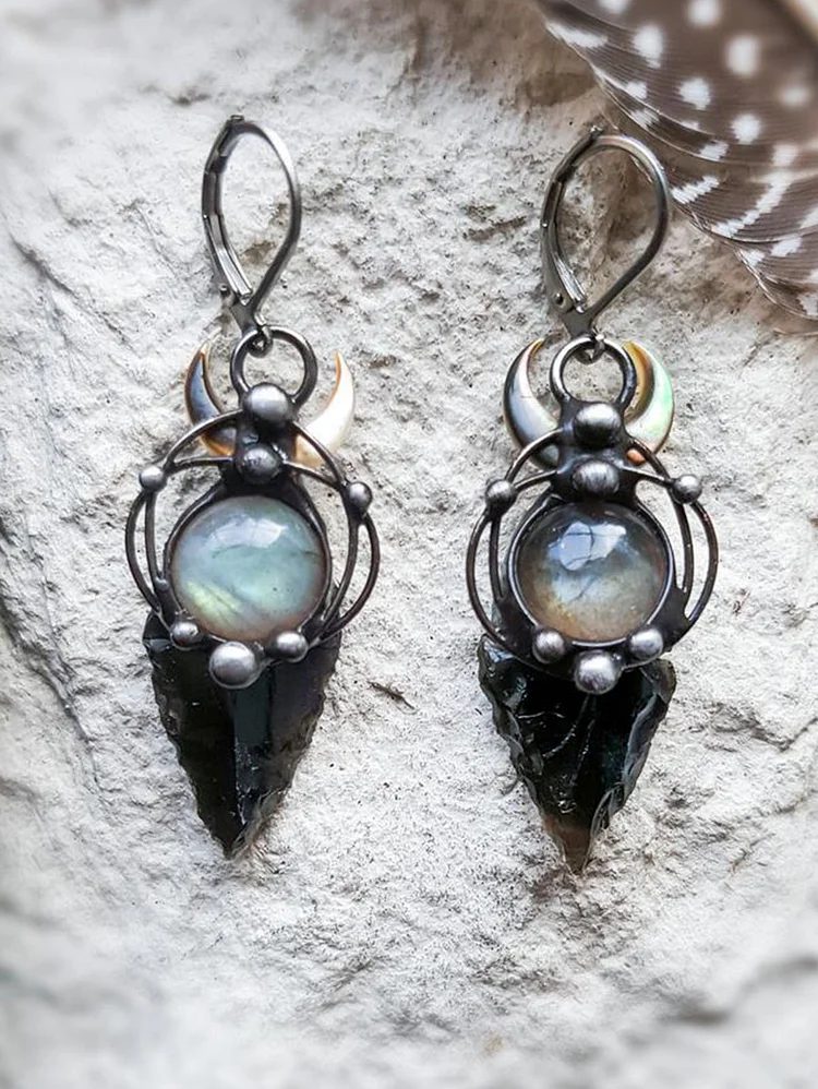 Black Arrow Labrador Pearl Earrings