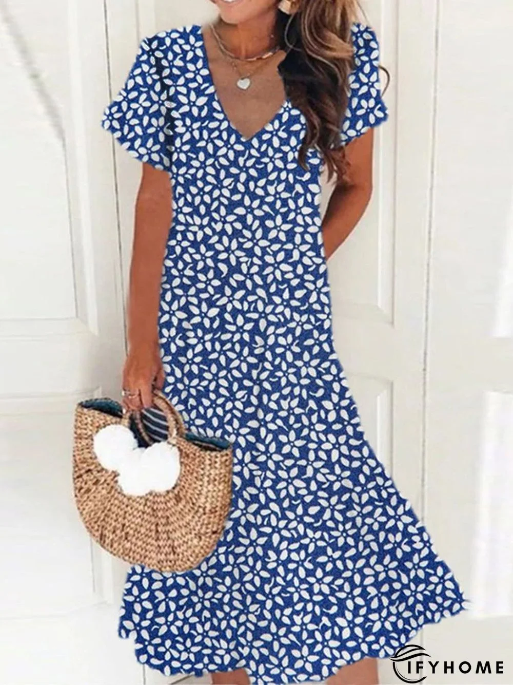 V Neck Fit Casual Star Midi Dress | IFYHOME