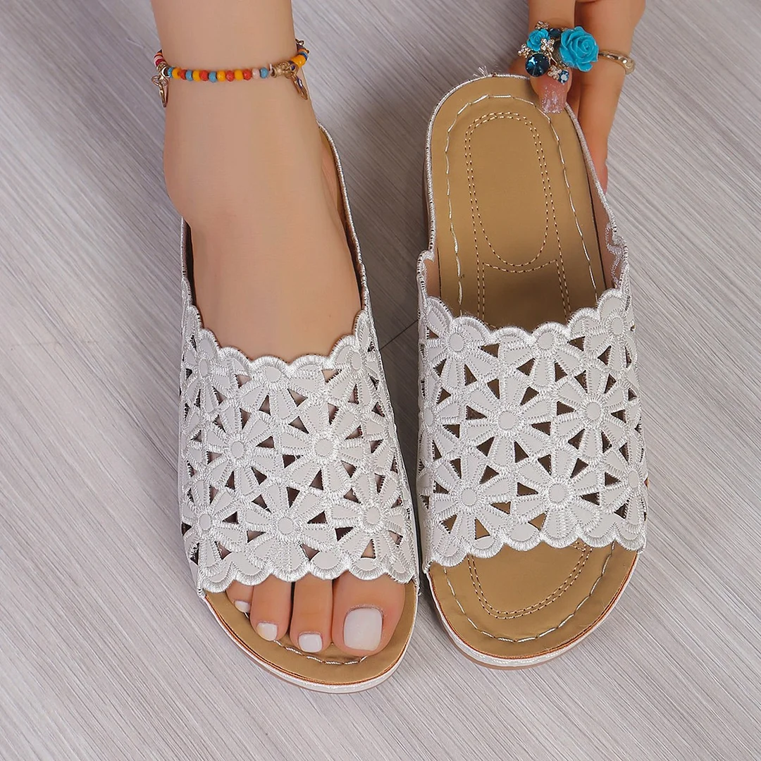 Yyvonne 2025 Summer New Simple Leisure Flowers Hollow PU With Women's Slopes And Slippers