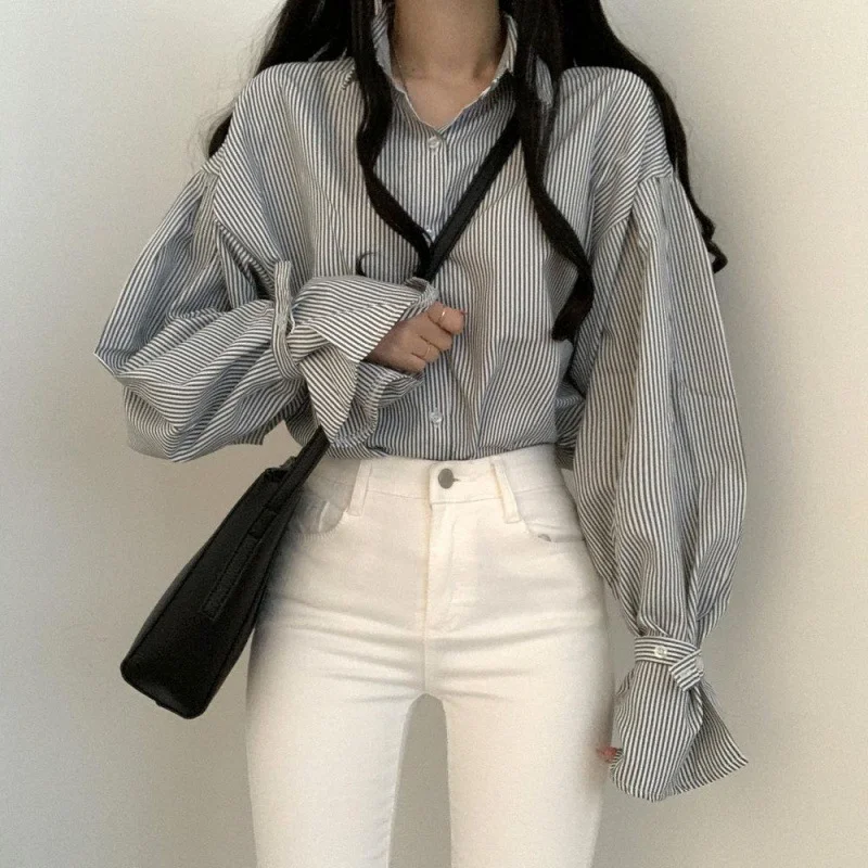 Uveng Uveng The Spring Of 2025, The New Korean Version Of The College Style Design Is Loose And Small Lantern Sleeve Striped Shirt Shirt For Women