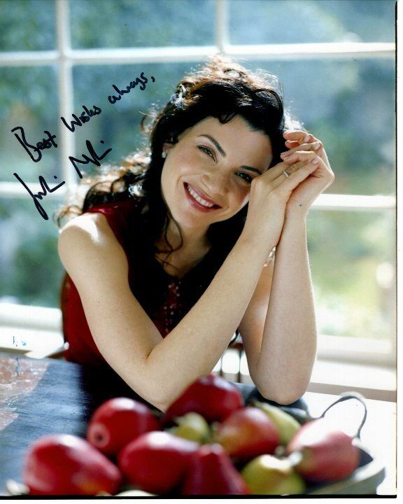 JULIANNA MARGULIES Signed Autographed Photo Poster painting