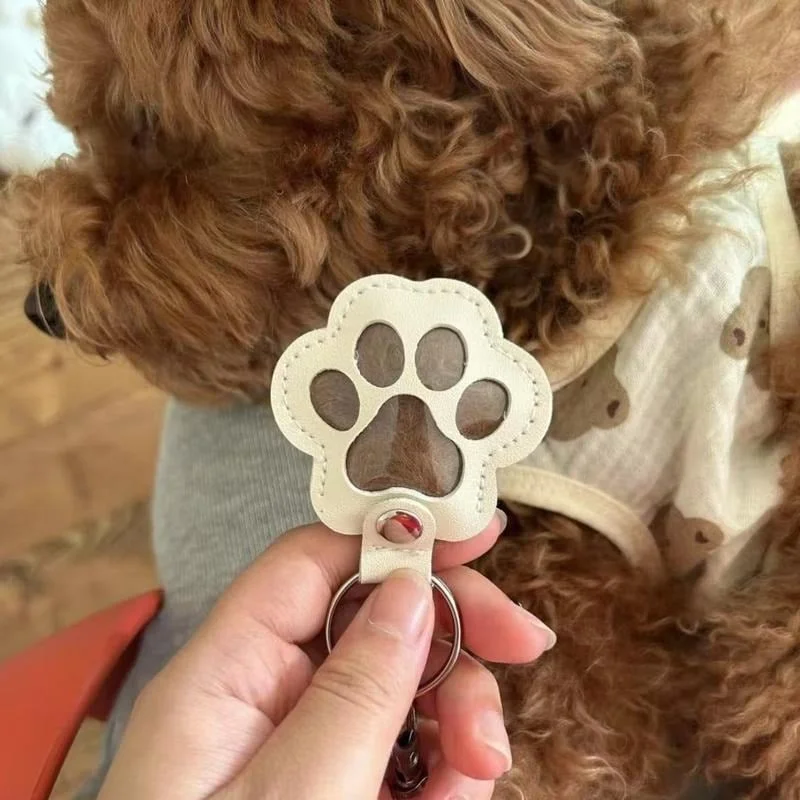 🔥LAST DAY 49% OFF - 🐾Pet Paw Shaped Leather Keychain