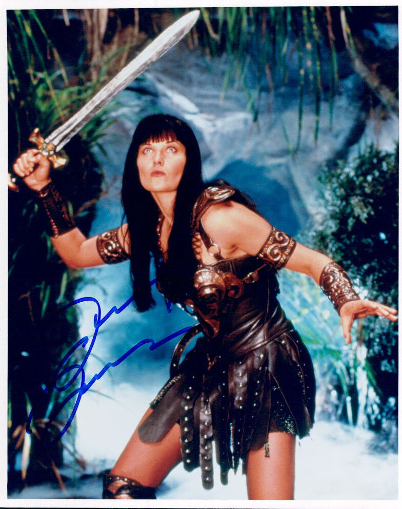 Lucy Lawless (Xena: Warrior Princess) signed authentic 8x10 Photo Poster painting COA