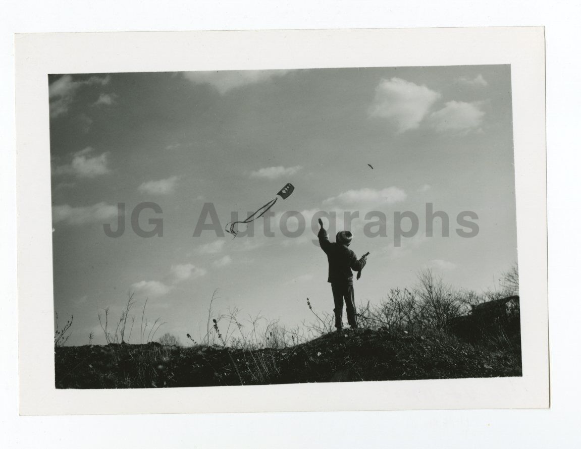 Kite Flying - Vintage 5x7 Glossy Photo Poster painting by Michael Philys Manheim