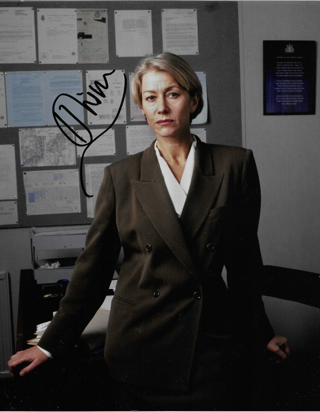 Helen Mirren Signed Prime Suspect 10x8 Photo Poster painting AFTAL