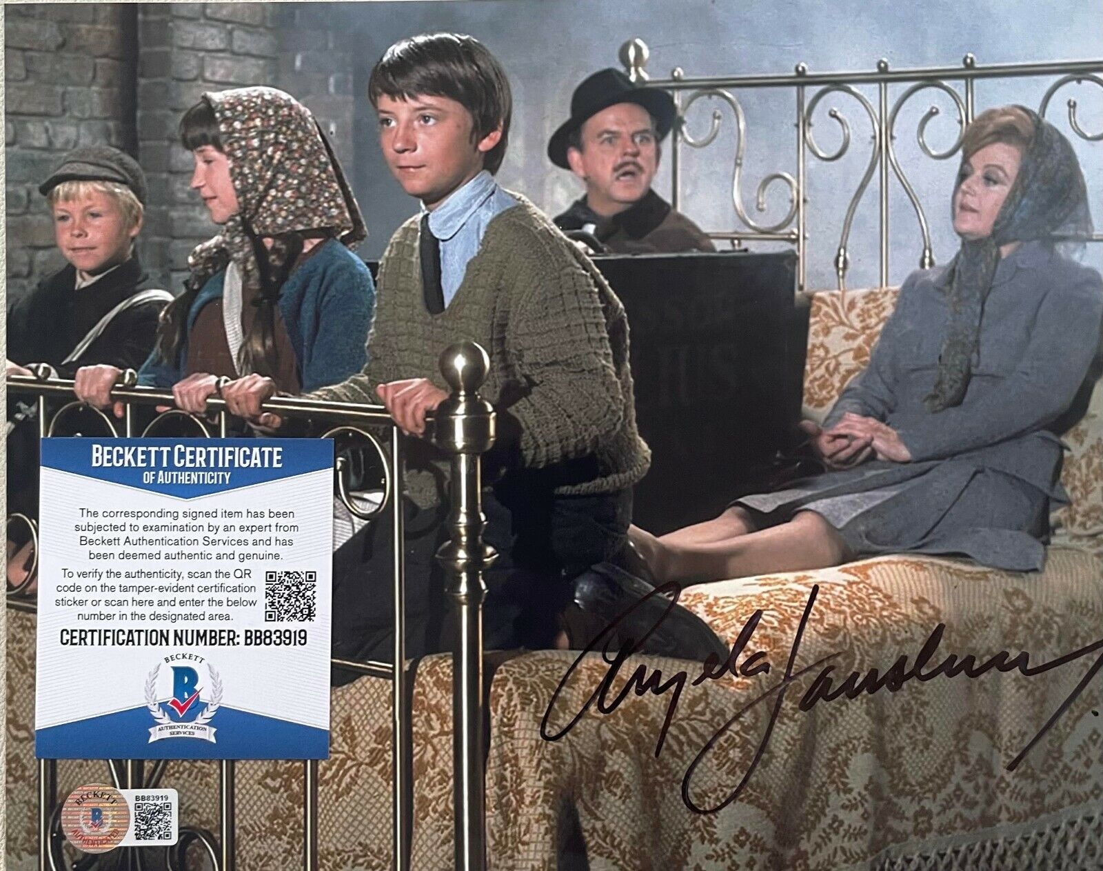 Angela Lansbury Bedknobs & Broomsticks Original Signed 8X10 Photo Poster painting w/Beckett COA