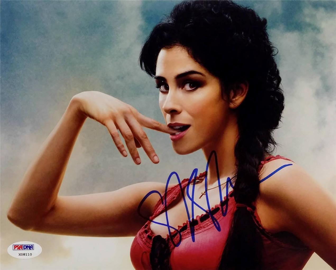 Actress / comedienne Sarah Silverman signed 8x10 Photo Poster painting PSA/DNA COA Autograph