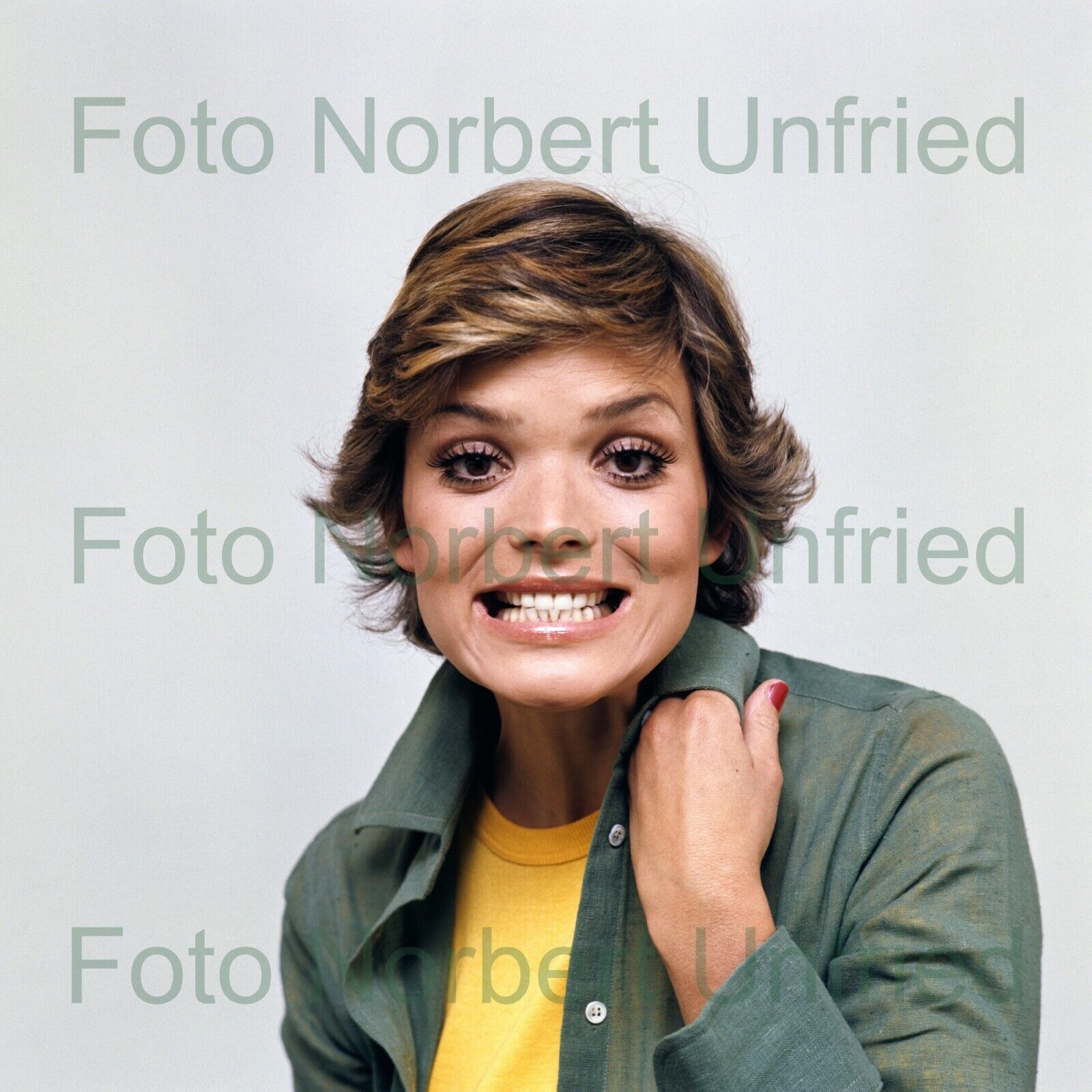 Uschi Glas Photo Poster painting 13 X 13 CM (Picture 583