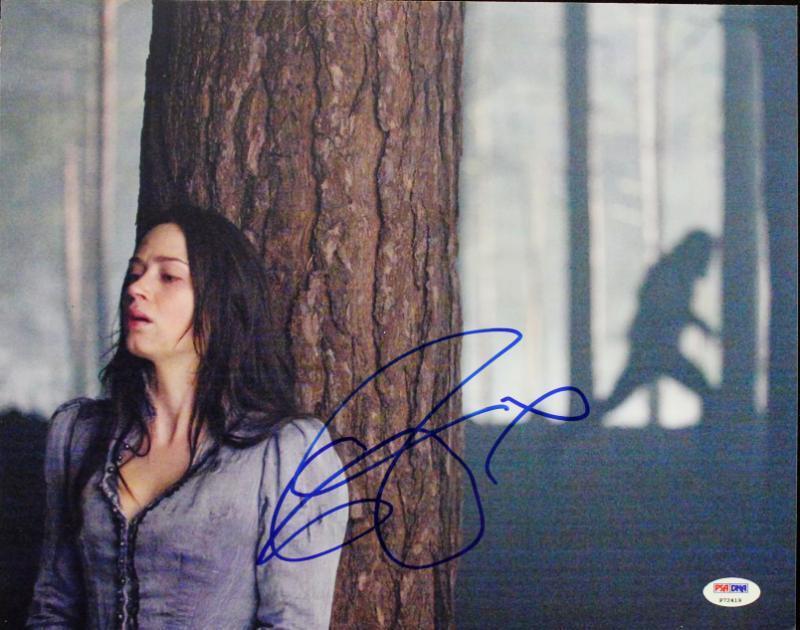 Emily Blunt Signed Authentic 11X14 Photo Poster painting Autographed PSA/DNA #P72419