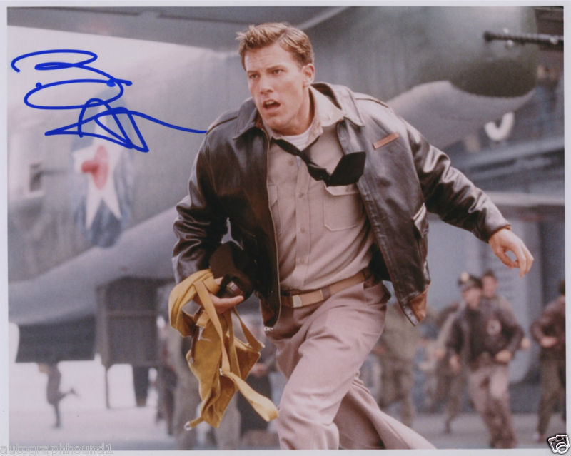 BEN AFFLECK HAND SIGNED COLOR 8X10 Photo Poster painting