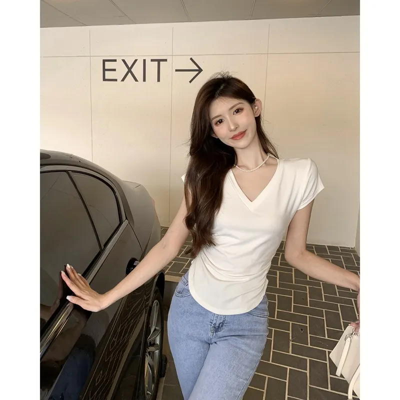 Brownm Brownm Desire Wind V-Neck Short-Sleeved T-Shirt Women's Wear 2024 Summer New Slim Show Thin Design Sense Students Pure Color Jacket Tide