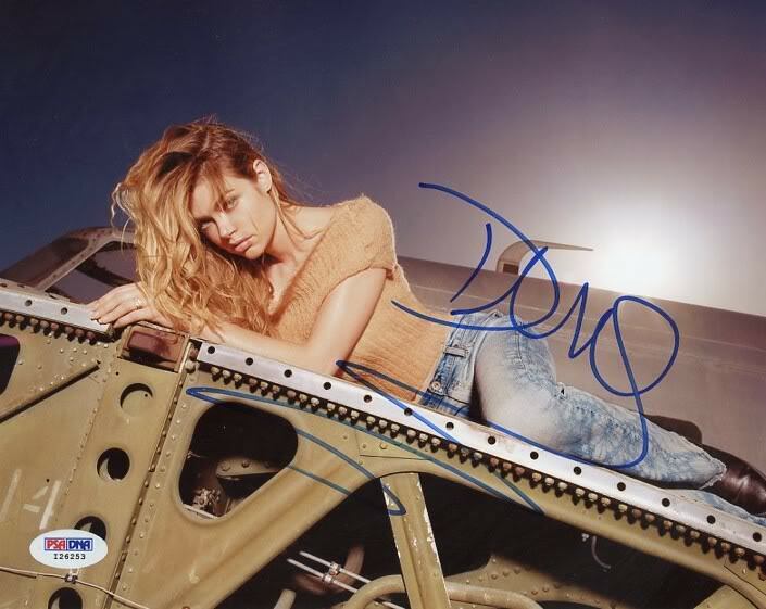 Denise Richards Sexy Signed Authentic 8X10 Photo Poster painting Autograph PSA/DNA #I26253