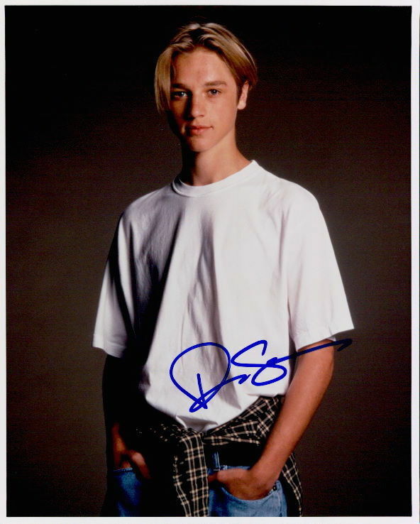 Devon Sawa signed 8x10 Photo Poster painting