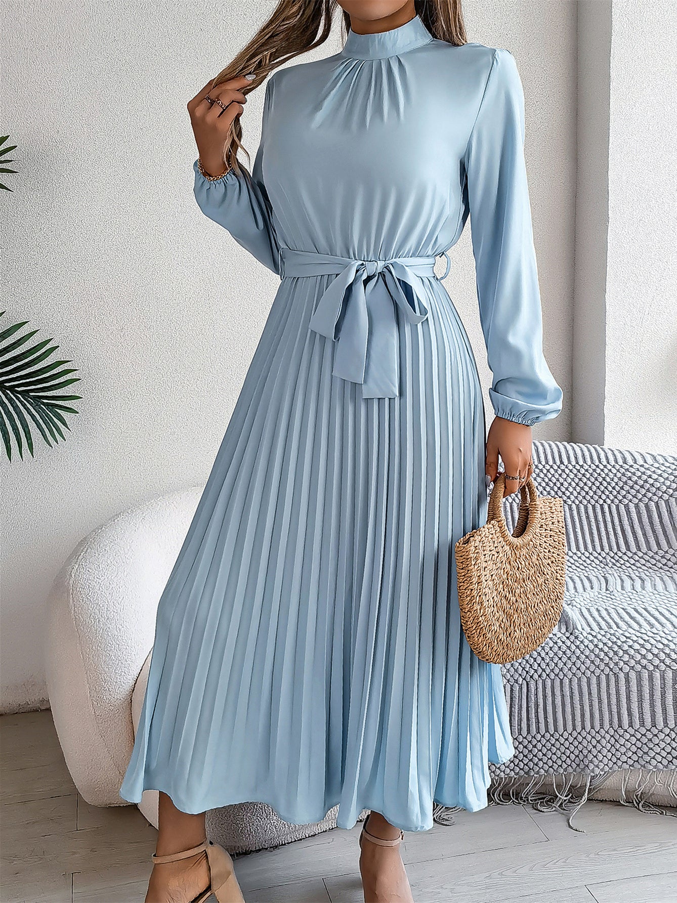 Women's Long Sleeve Scoop Neck Solid Color Lace-up Midi Dress