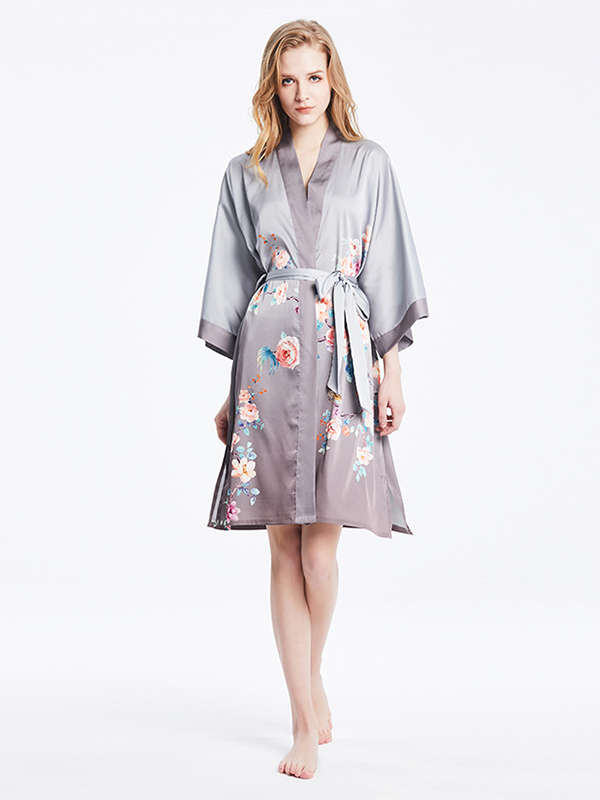 19 MOMME Kimono en soie imprimé floral oriental gris - grande taille- SOIE PLUS