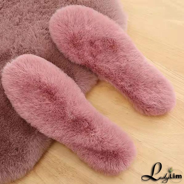 Fashionable and Minimalist winter garment