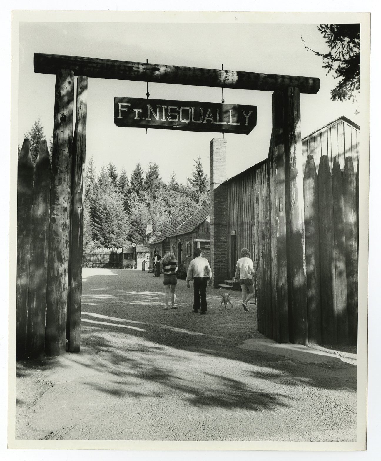 Washington State History - Fort Nisqually, Tacoma - Vintage 8x10 Photo Poster paintinggraph