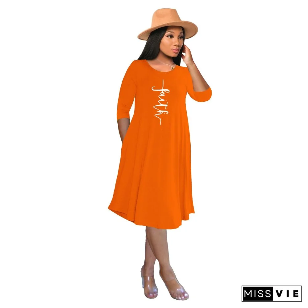 Women's Dresses Are Casual In Mid-summer