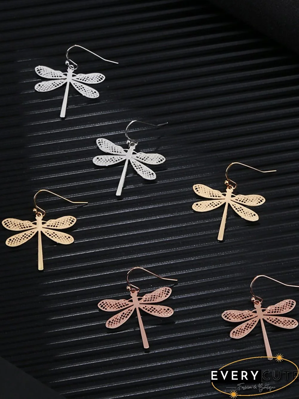 Vintage Casual Cutout Metal Dragonfly Earrings