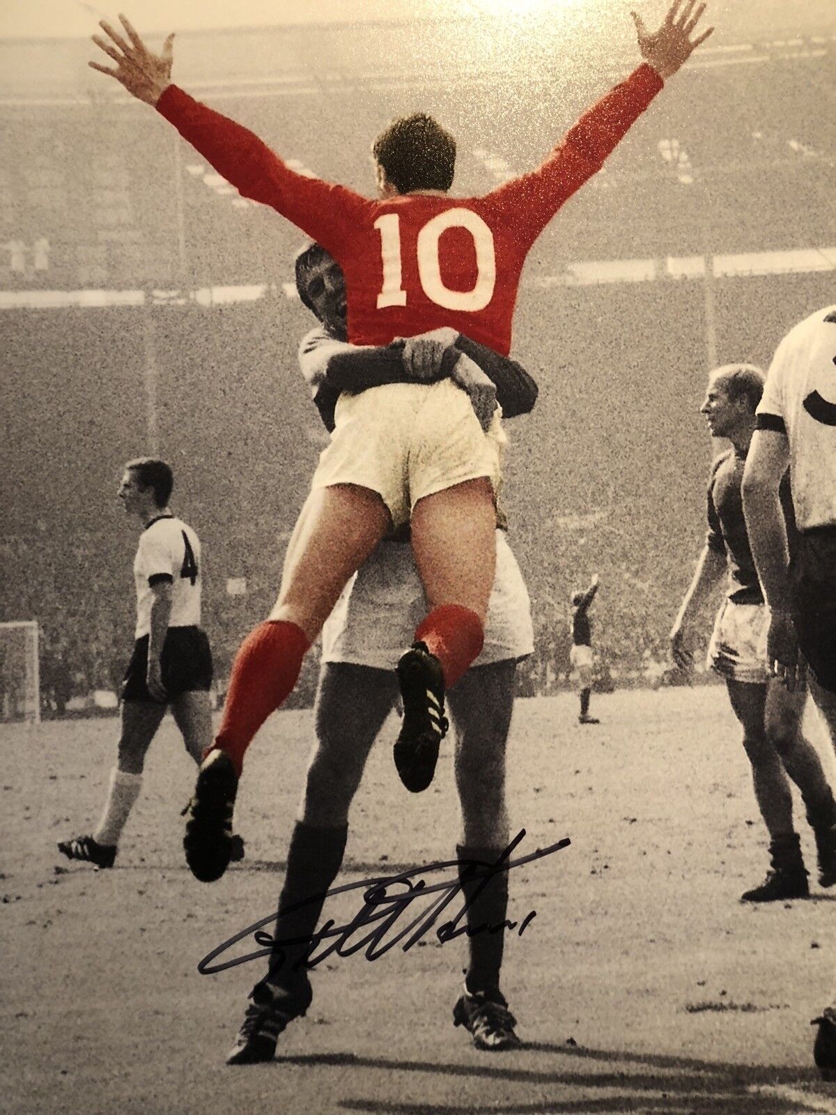 1966 World Cup hat-trick hero GEOFF HURST signed large Photo Poster painting UACC DEALER