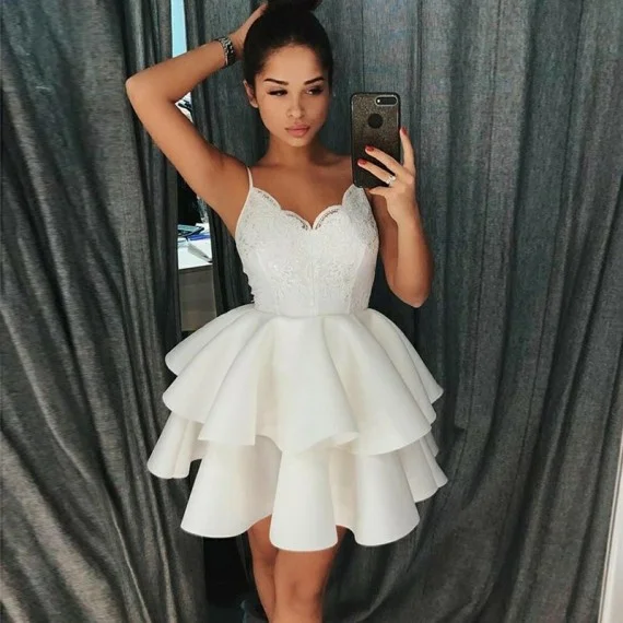 Pretty A-Line Spaghetti Straps White Lace Top Layered Skirt Short Homecoming Prom Dresses with Appliques