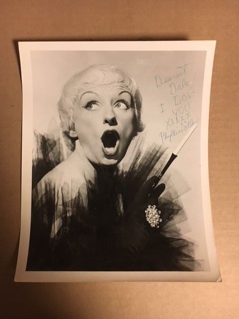 Phyllis Diller Dramatic 8x10 Signed Photo Poster painting Auction House COA**minor corner wear