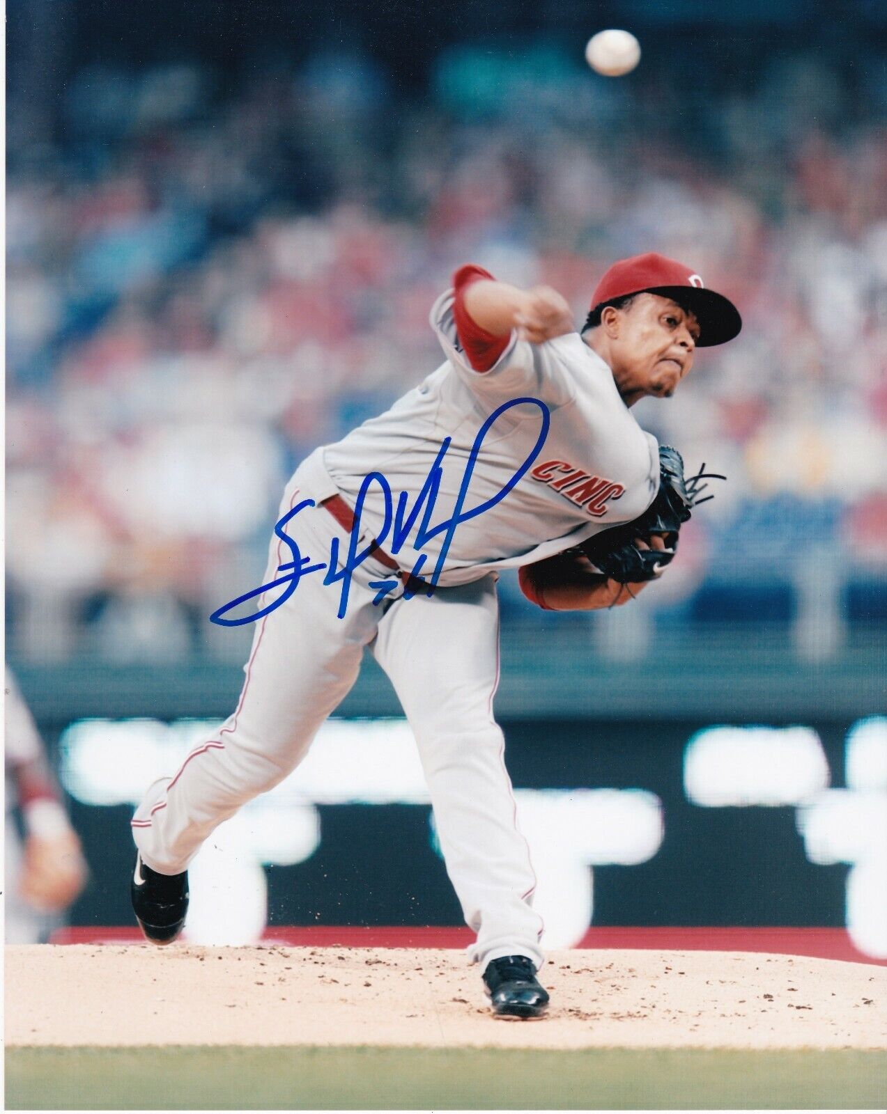 EDINSON VOLQUEZ CINCINNATI REDS ACTION SIGNED 8x10