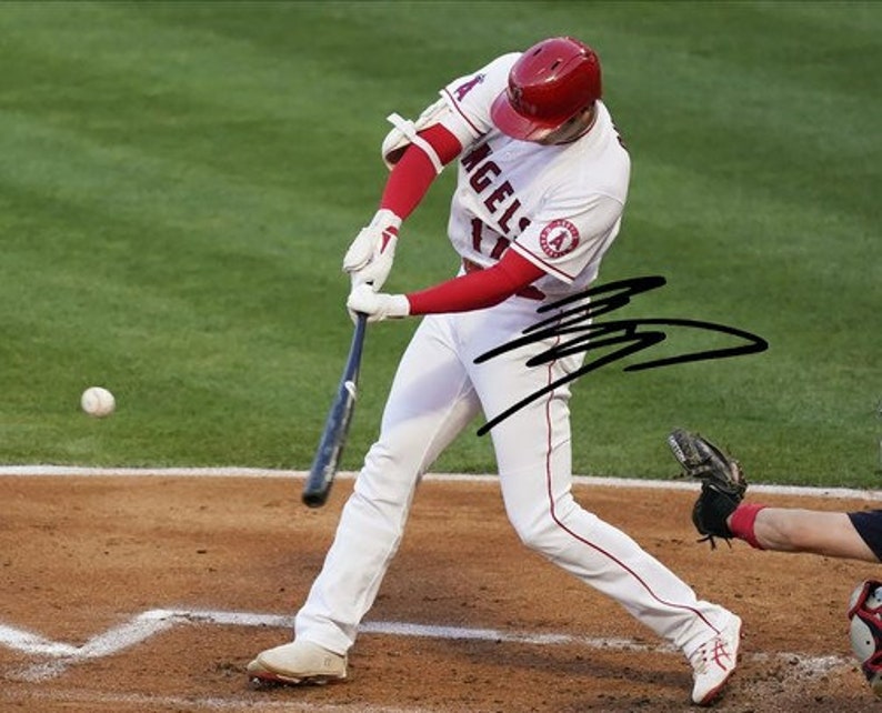 Shohei Ohtani Signed Photo Poster painting 8X10 rp Autographed Los Angeles Angels