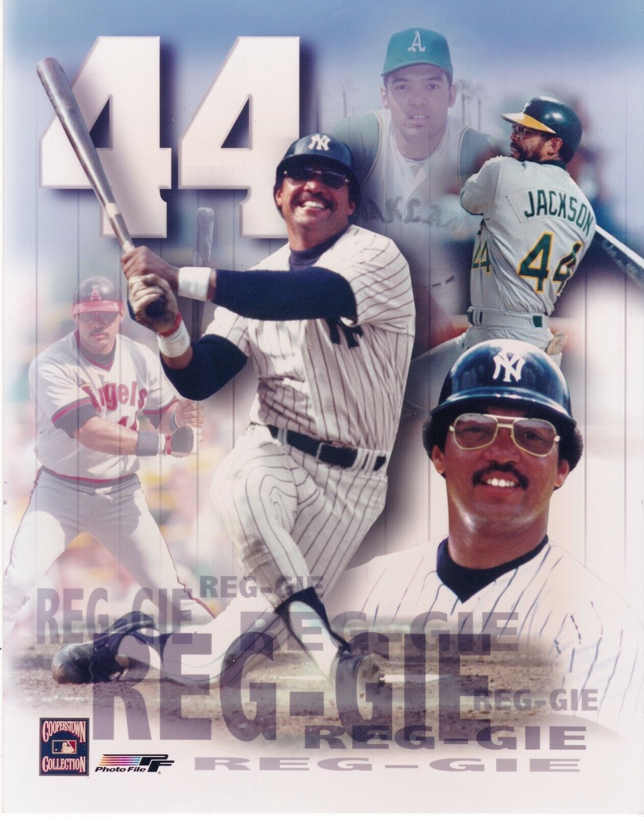 REGGIE JACKSON NEW YORK YANKEES Photo Poster paintingFILE LICENSED ACTION 8x10 Photo Poster painting