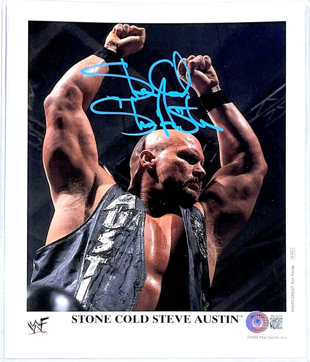 WWE STONE COLD P-410 HAND SIGNED AUTOGRAPHED PROMO Photo Poster painting WITH PROOF AND BAS COA