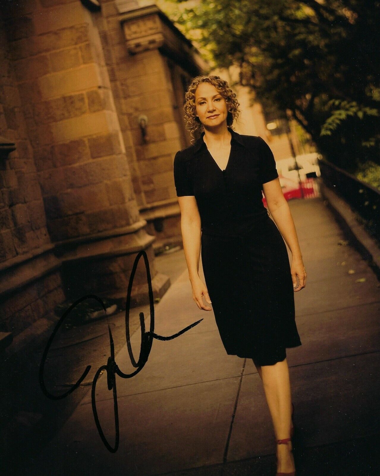 GFA One Of Us Star * JOAN OSBORNE * Signed Autographed 8x10 Photo Poster painting PROOF COA