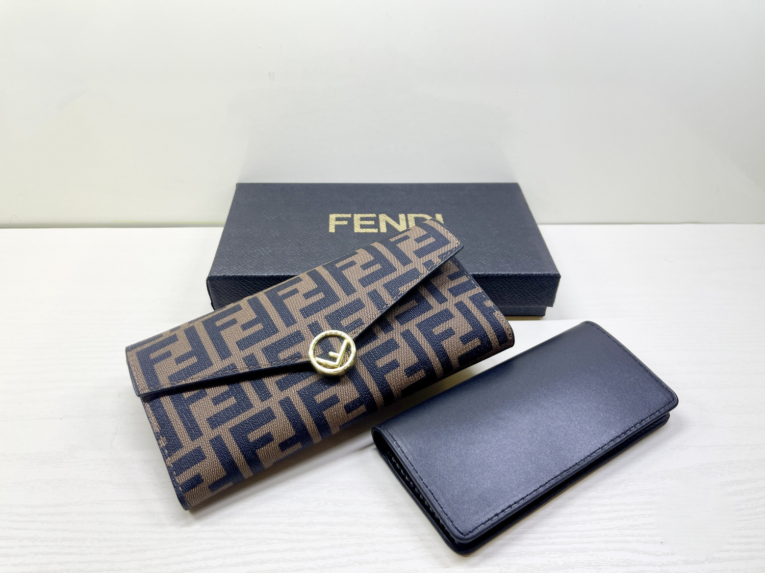 【Only 1,000 pieces sold at a discounted price】 2024 new Fendi wallets