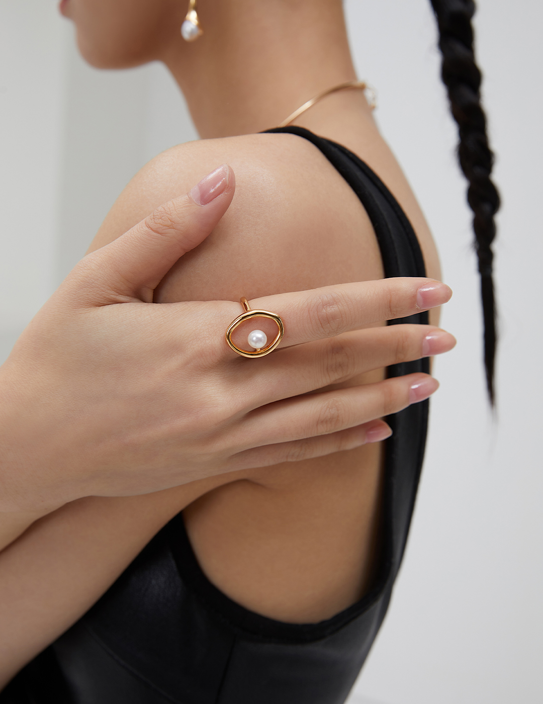  Minimalist Pearl Ring