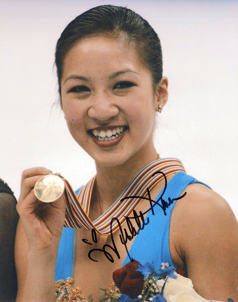 Michelle Kwan Olympic Ice Skater autographed Photo Poster painting signed 8x10 #3 gold medalist