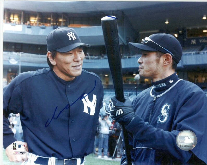 Hideki Matsui Signed Autographed 8x10 Photo Poster painting New York Yankees - COA Matching Holograms