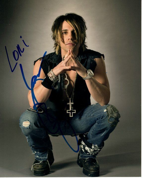 CRISS ANGEL Autographed Signed ILLUSTIONIST & MAGICIAN Photo Poster paintinggraph - To Lori