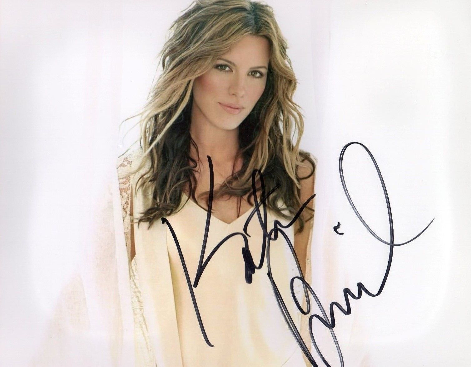 KATE BECKINSALE AUTOGRAPHED SIGNED A4 PP POSTER Photo Poster painting PRINT 41